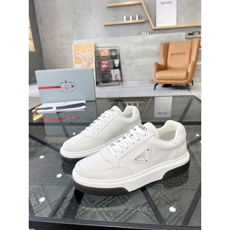 Pra*a casual shoes